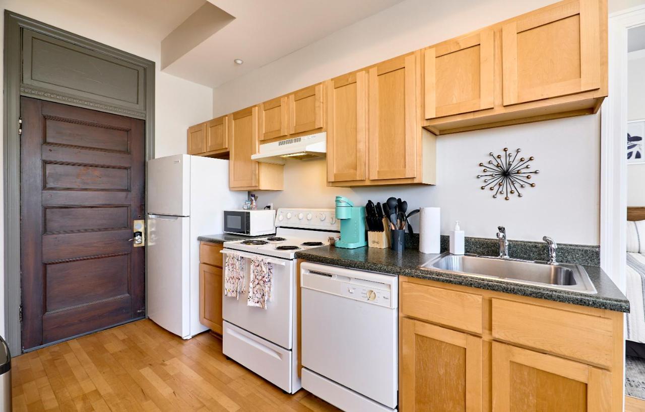 Apartment White House At Grand Tower Grove